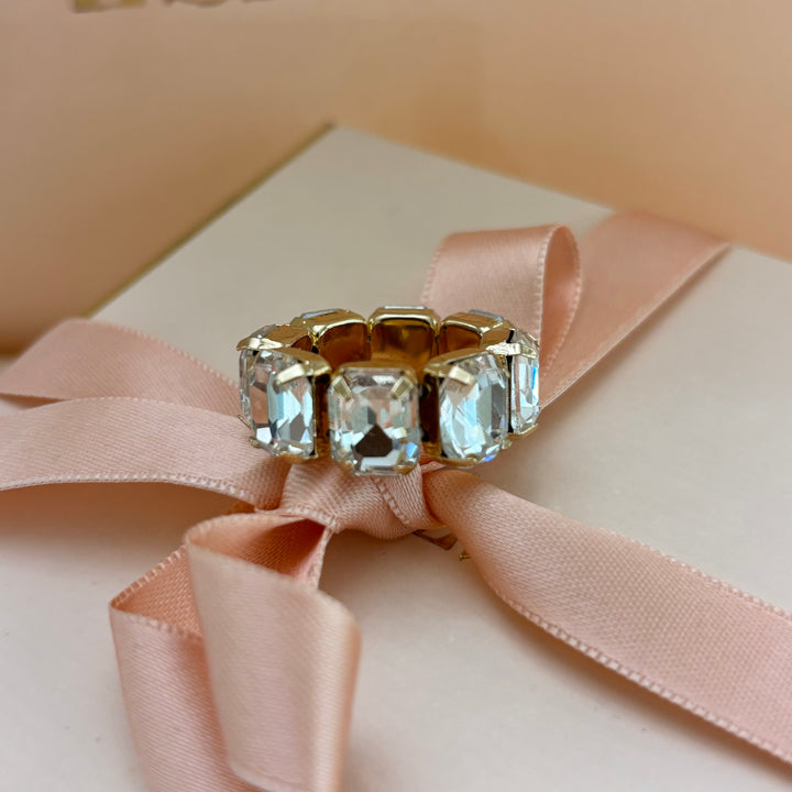 Rectangular gold ring