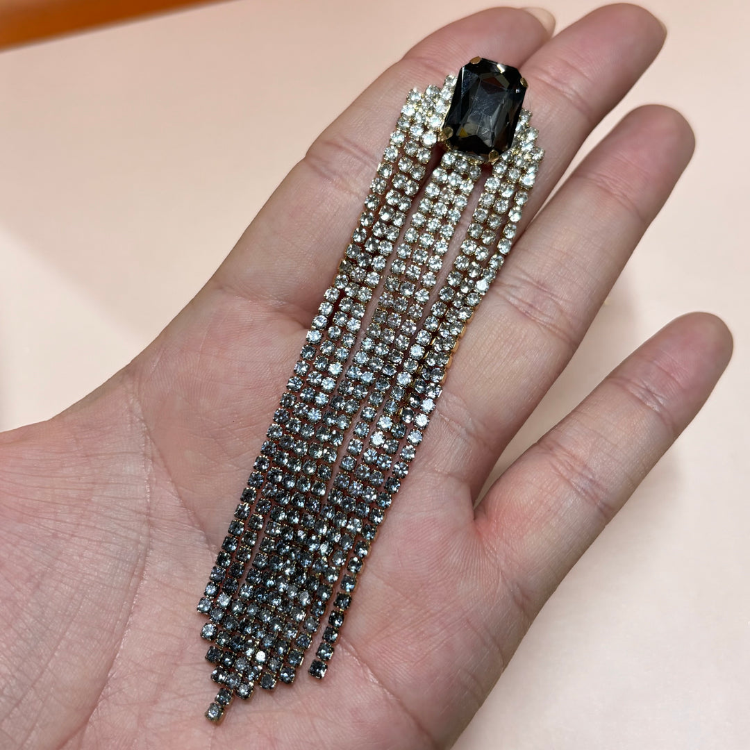 Elegant grey earrings