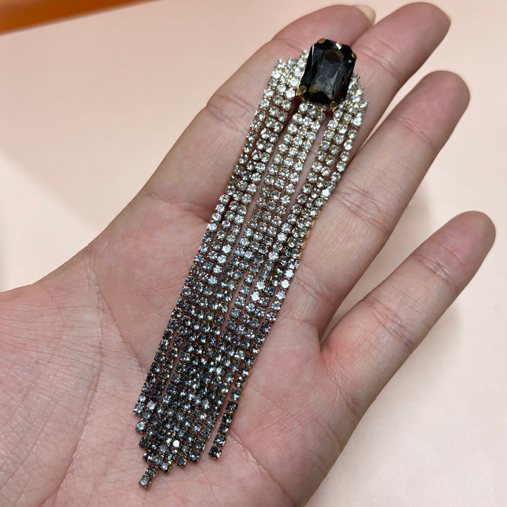 Elegant grey earrings