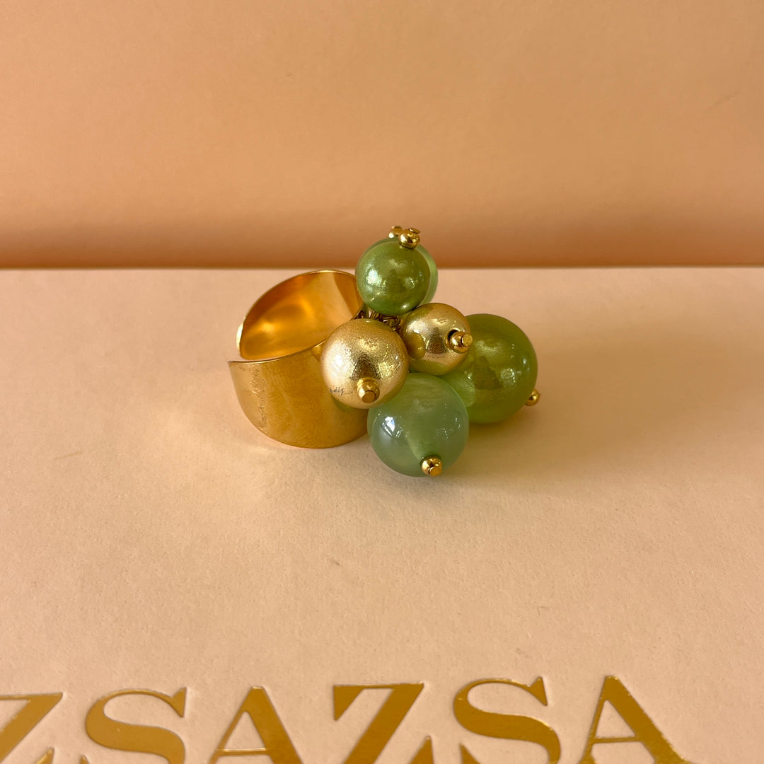 Light green resin sets