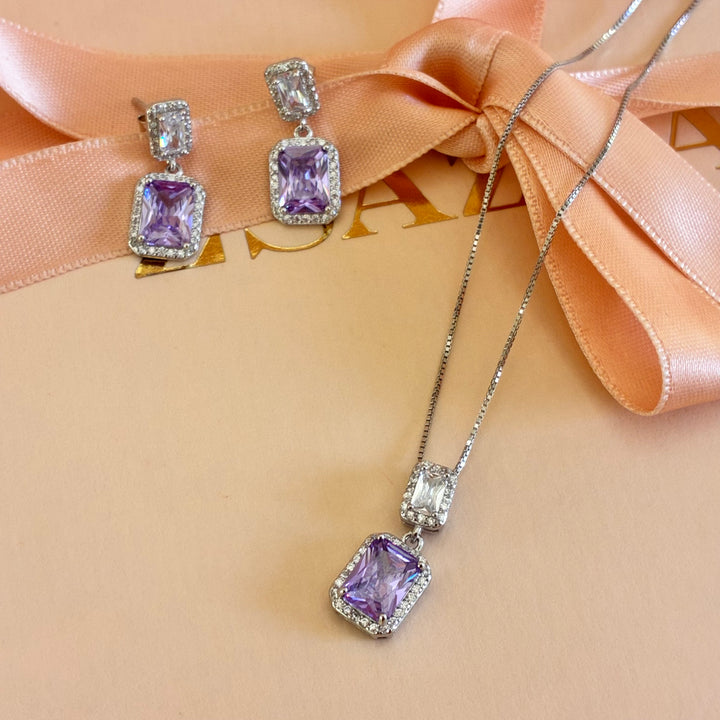 Lilac rectangular zircone pendant set