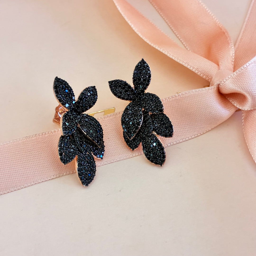Black flower zircone rose gold plated earrings