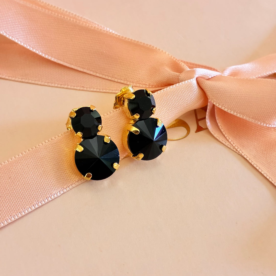 Double round black gold plated earrings