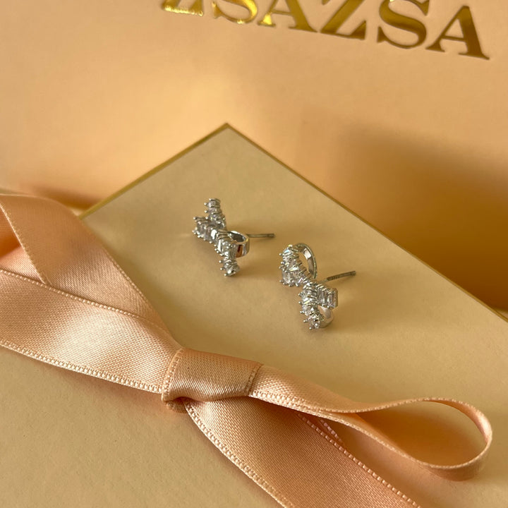 Ribbon zircone studs