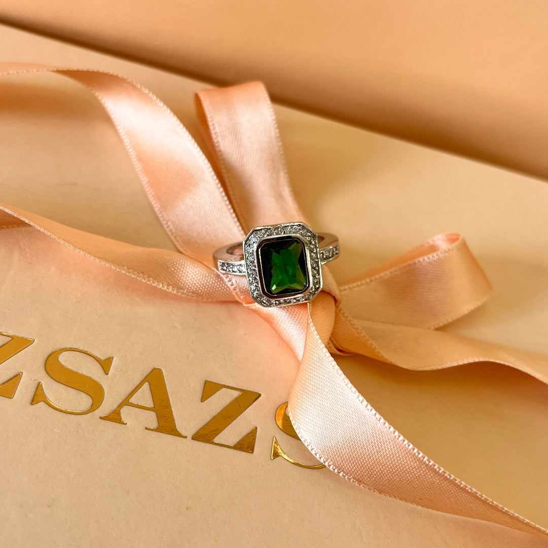 Dark green rectangular zircone ring