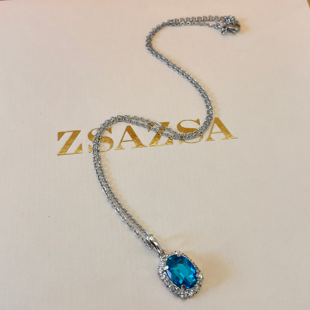 Turquoise oval preciosa crystals set