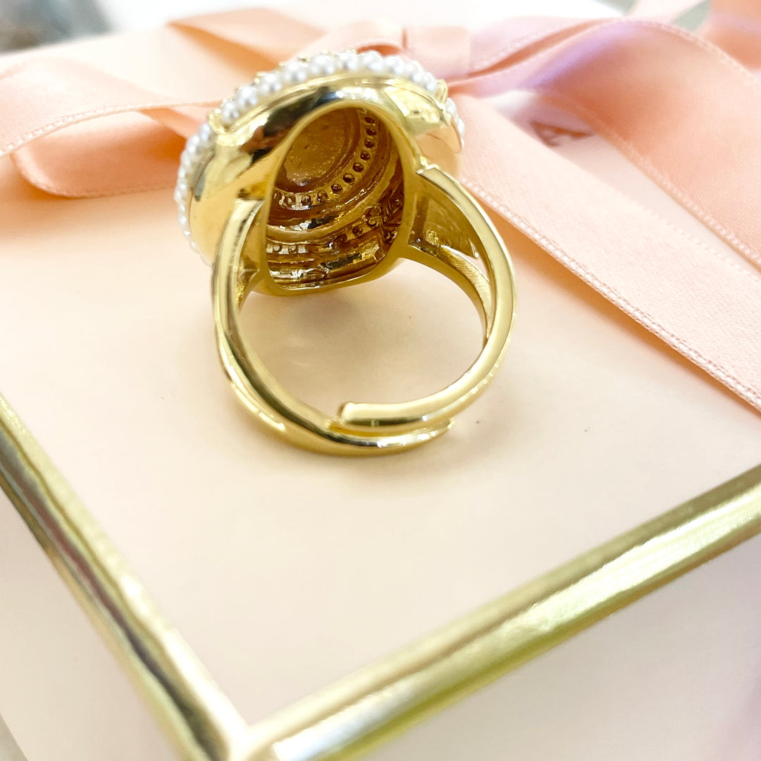 Gold Set with fresh water pearls