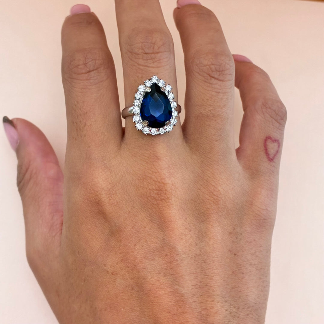 Navy blue Teardrop Preciosa crystals set