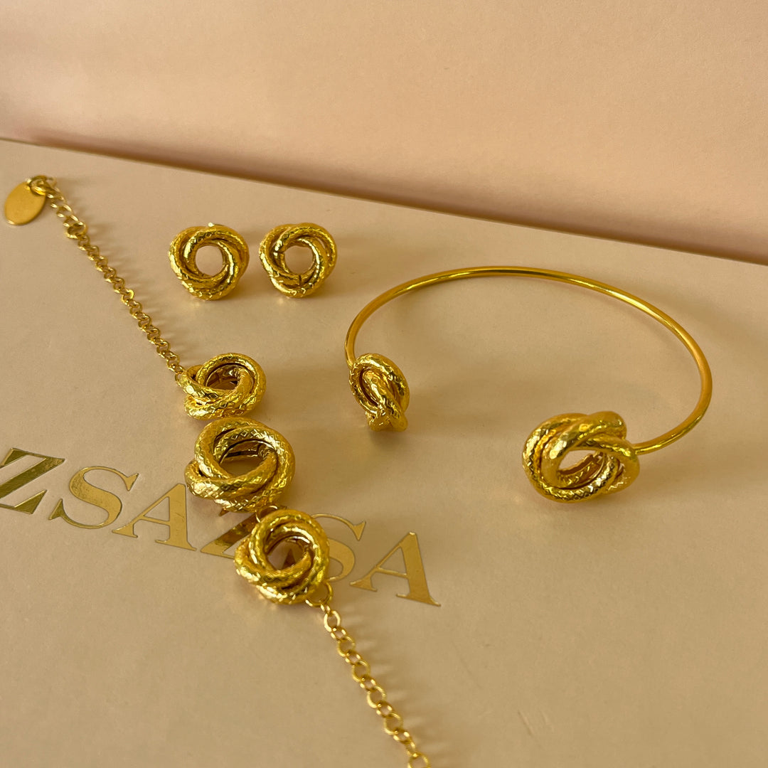 Elegant gold set