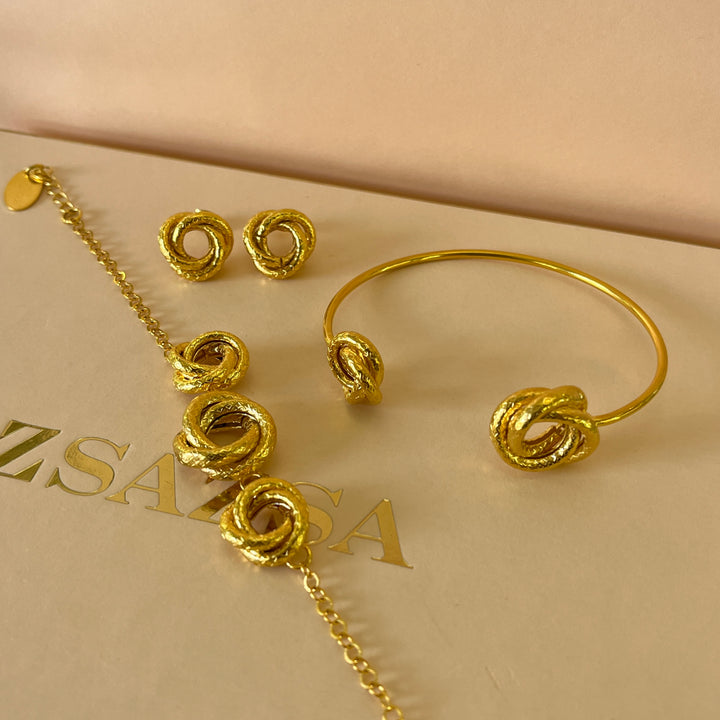 Elegant gold set