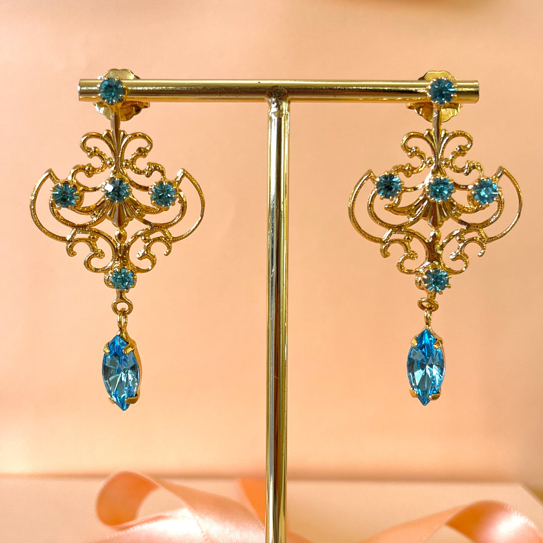 Turquoise Swarovski crystals earrings