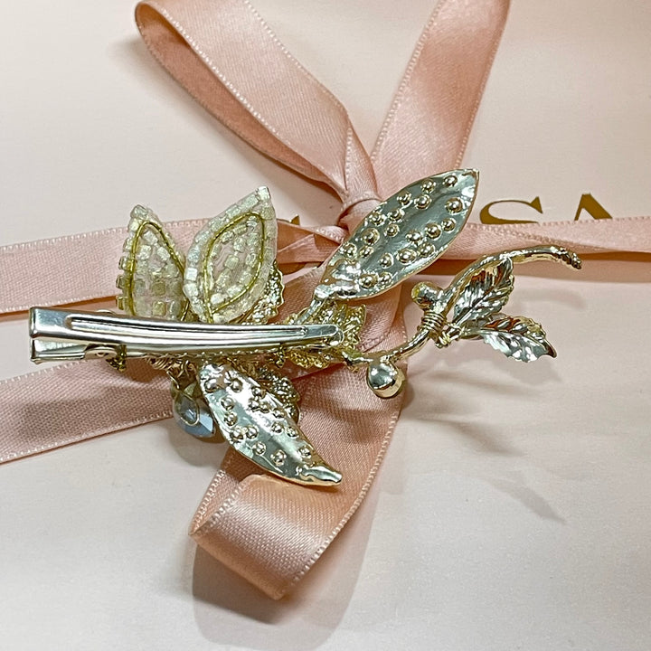 Light gold leaves hair clip