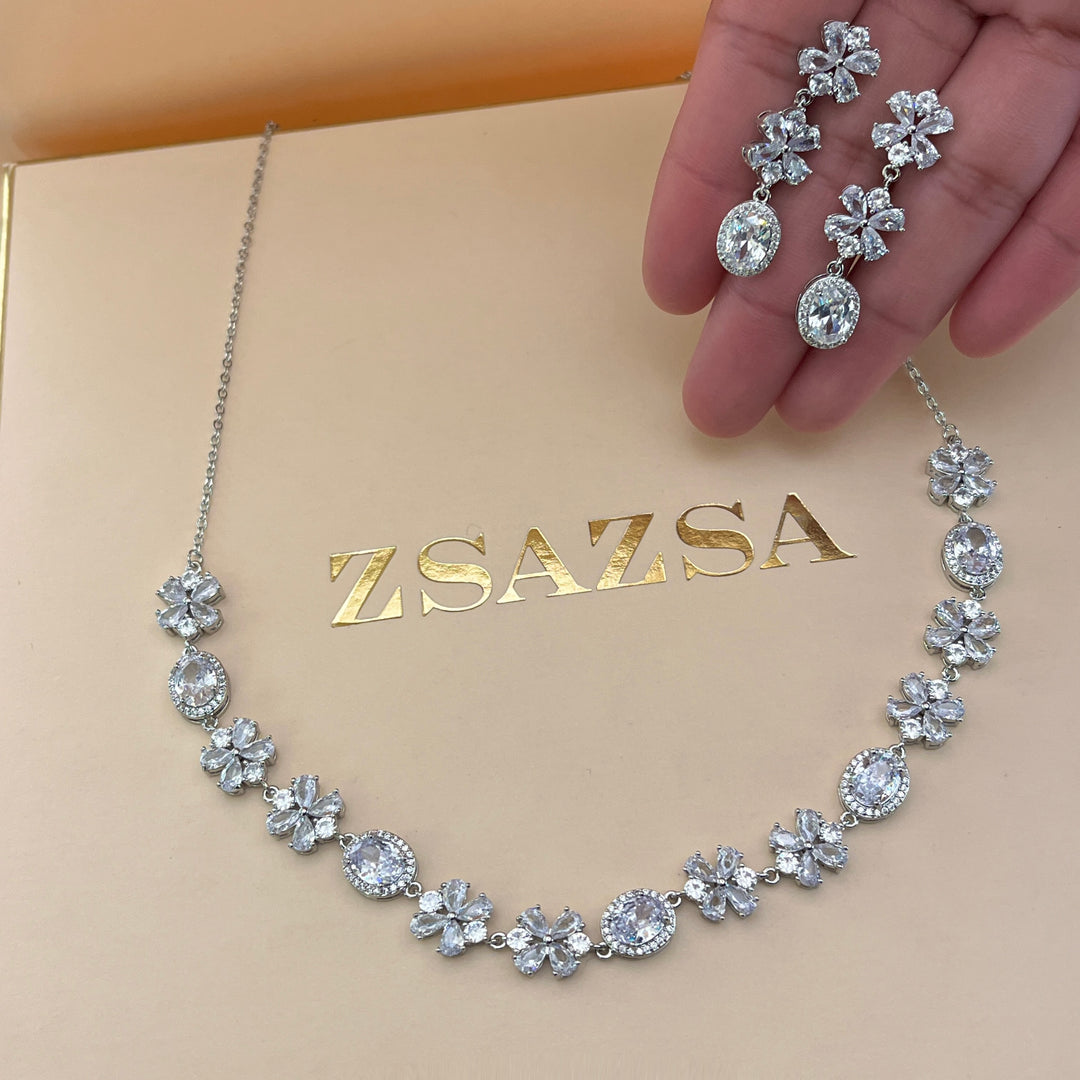 Elegant silver zircone set