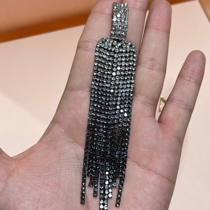 Elegant grey earrings