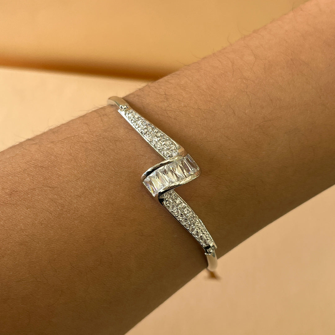 Silver zircone twisted baguette set