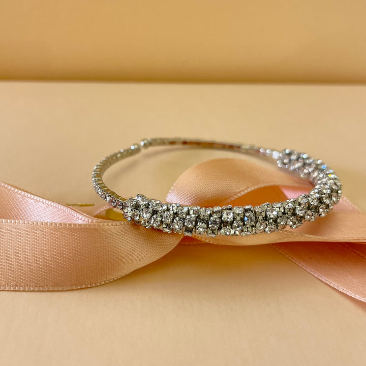 Elegant bangle