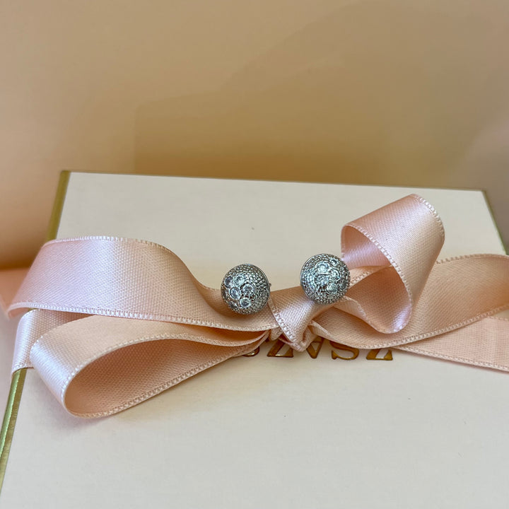 Round silver zircone earrings