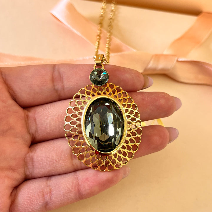 Grey oval Swarovski crystals necklace