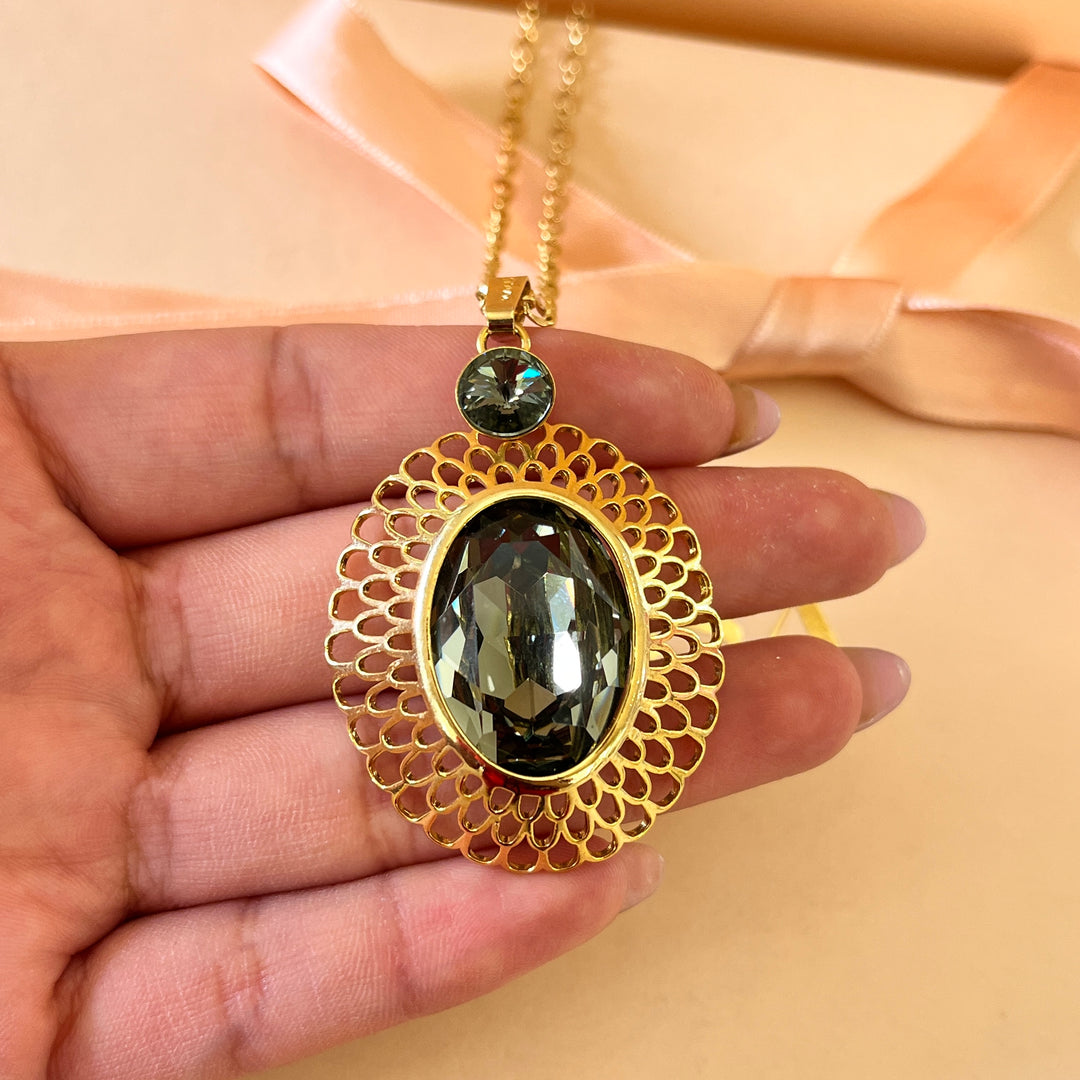 Grey oval Swarovski crystals necklace