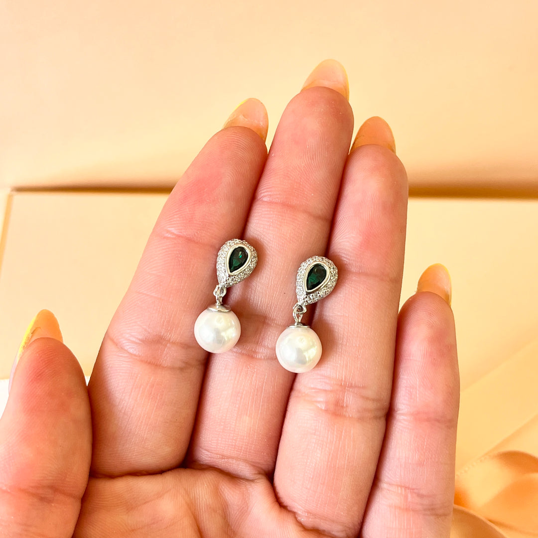 Dark green zircone and pearls earrings