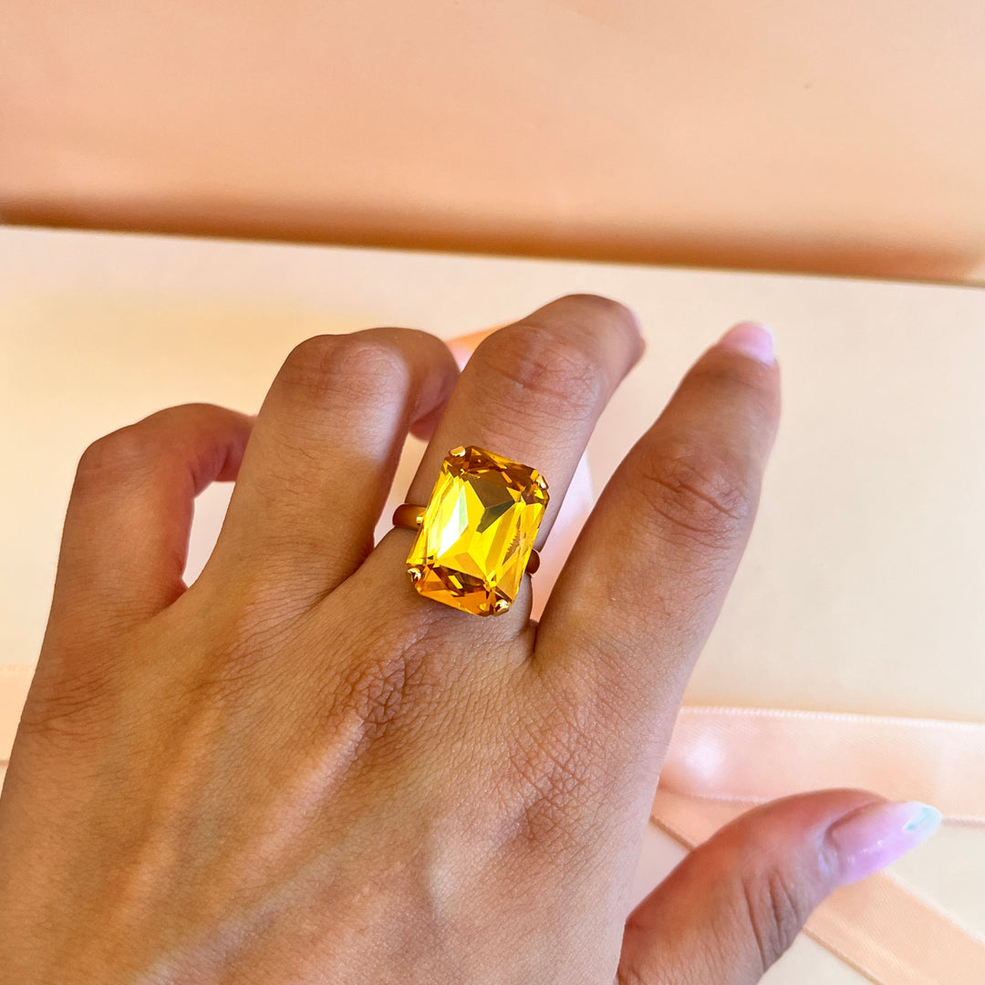 Rectangular yellow Swarovski crystals set