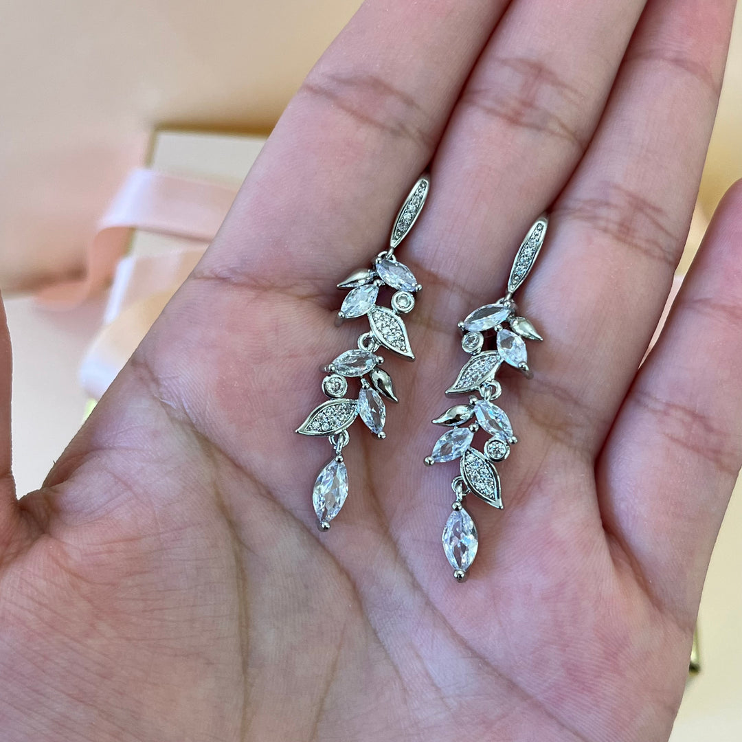 Silver zircone hooks