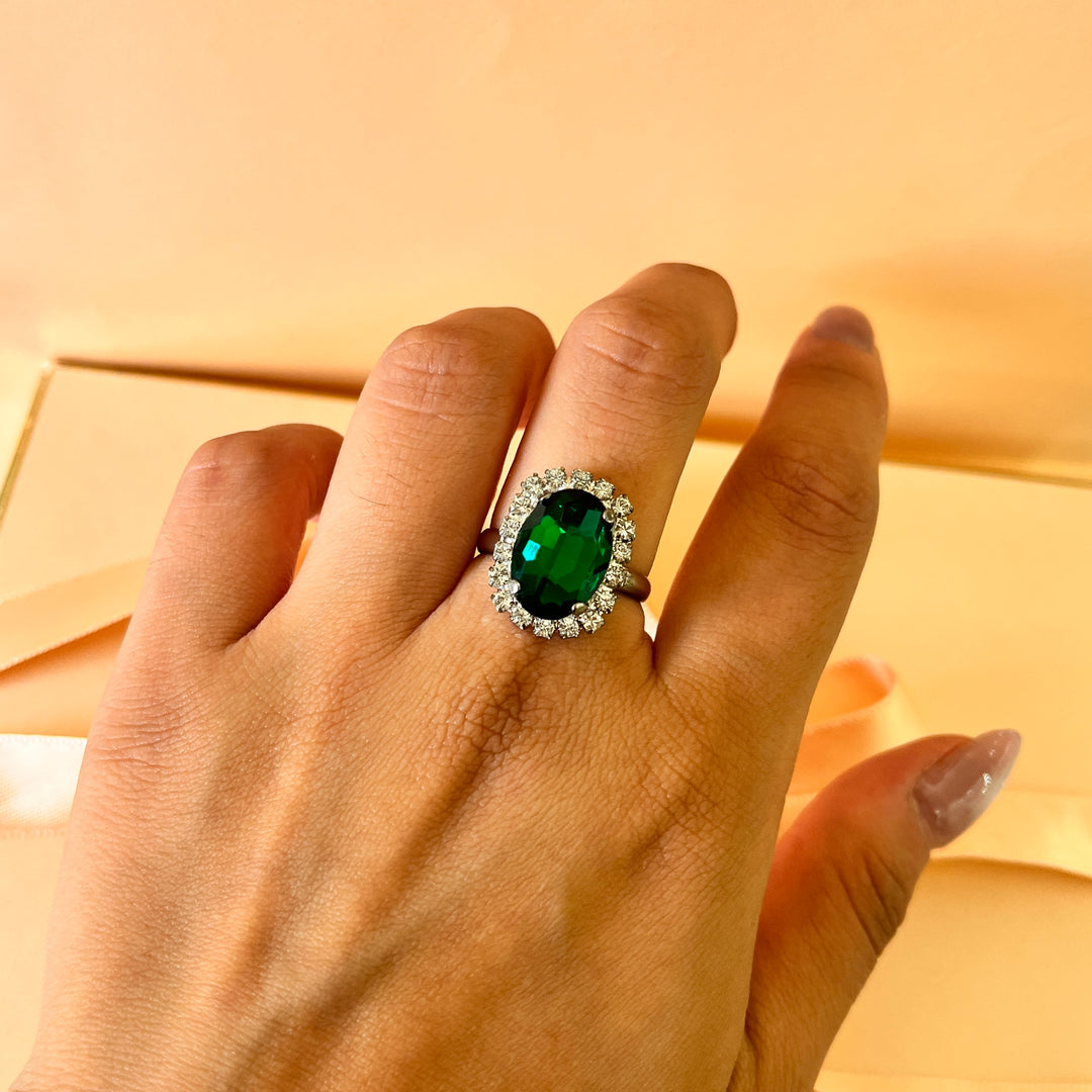 Dark green oval preciosa crystal ring