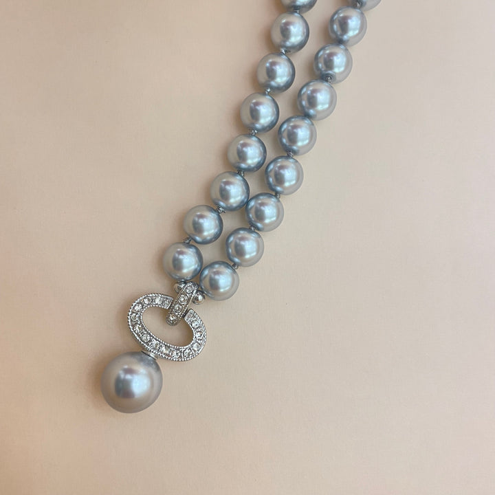 Knotted grey pearls set