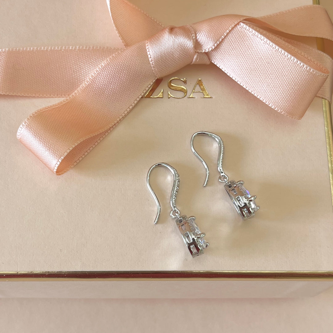 Silver zircone teardrop hooks