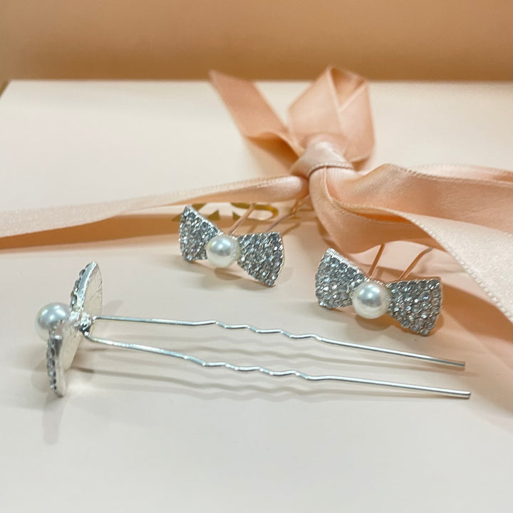 Small bow and pearl hair pin