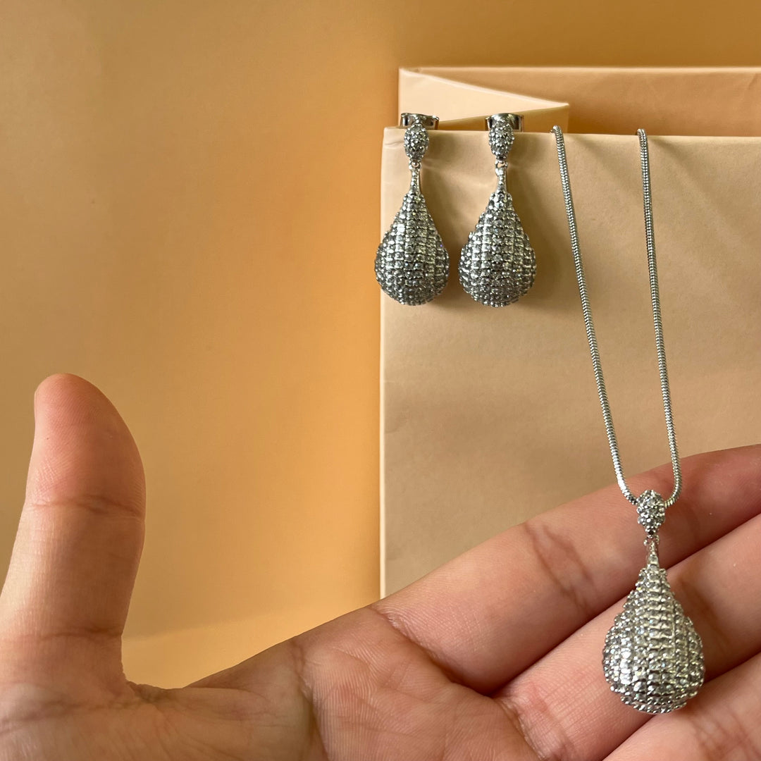 Silver zircone teardrop set