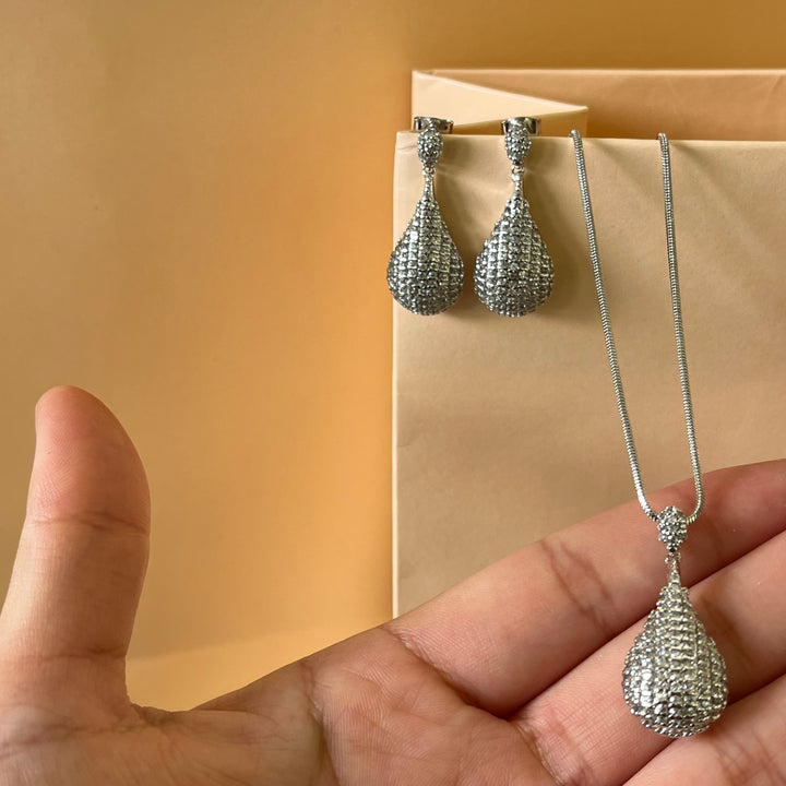Silver zircone teardrop set