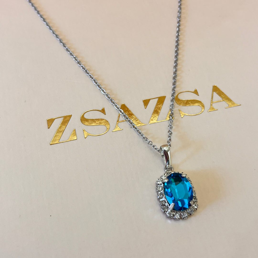 Turquoise oval preciosa crystals set