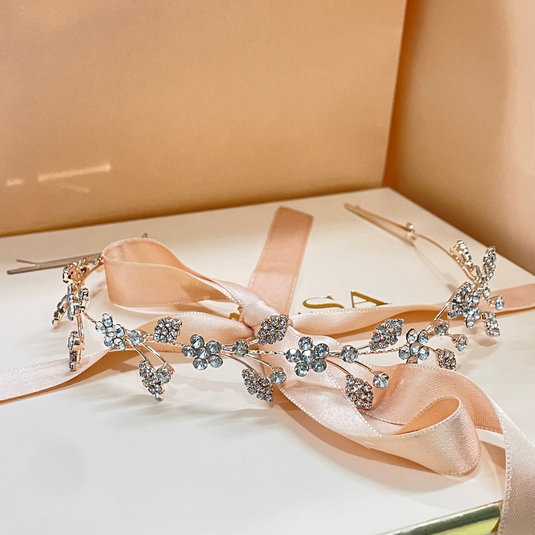 Very delicate flowers headpiece