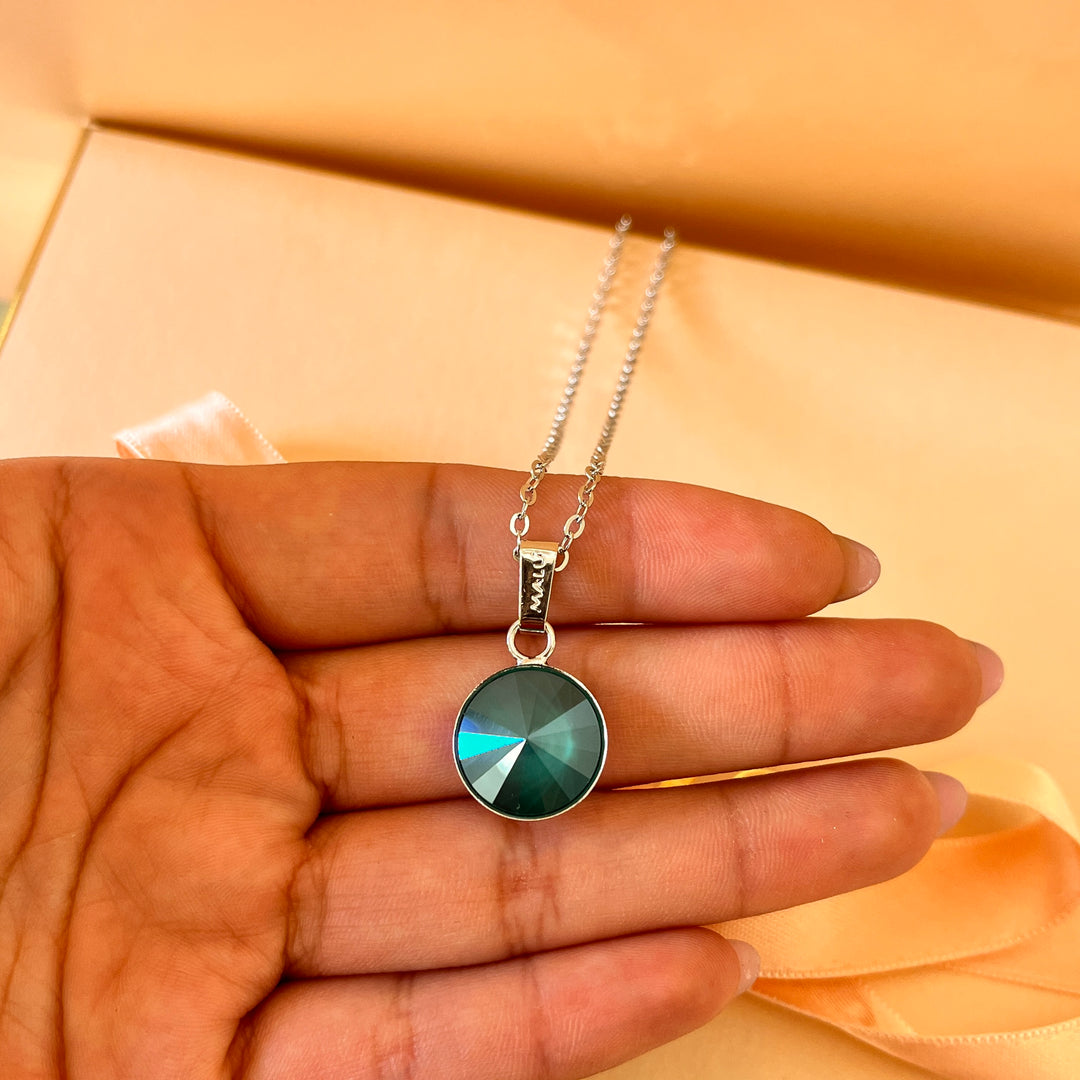 Dark green Swarovski crystals set