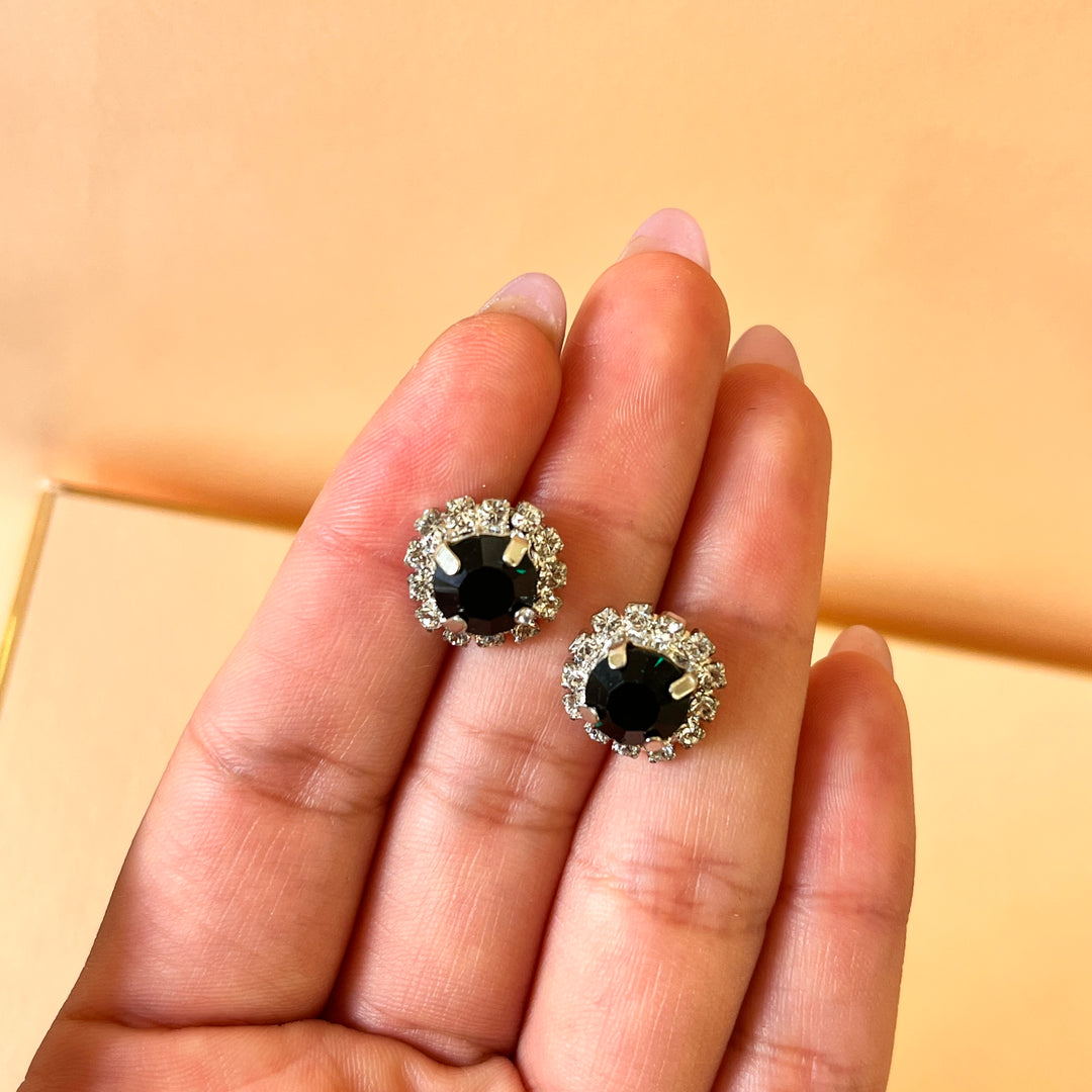 Dark green flower preciosa crystals set