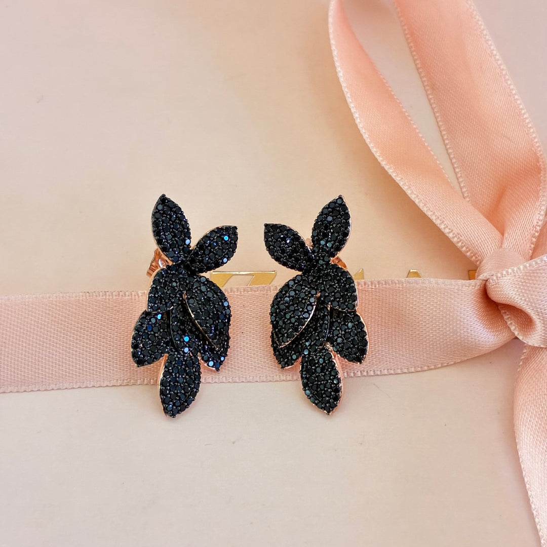 Black flower zircone rose gold plated earrings