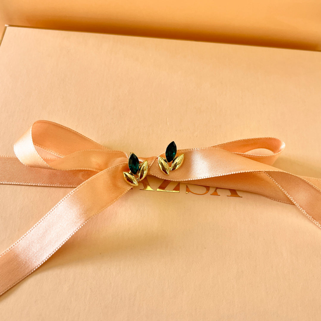 Tulip dark green preciosa crystals studs