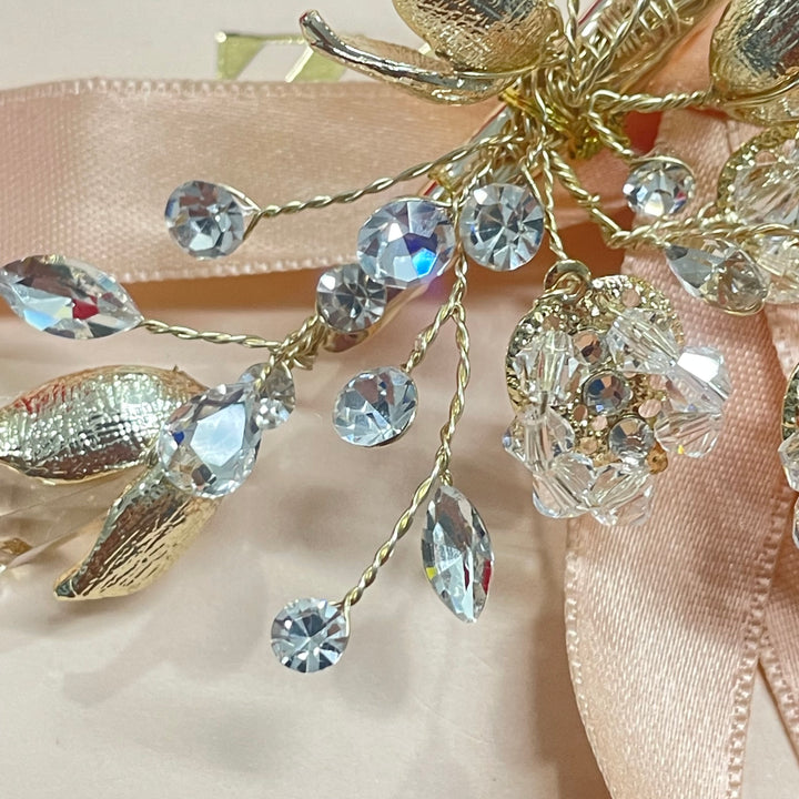 Dainty tulip crystals clip