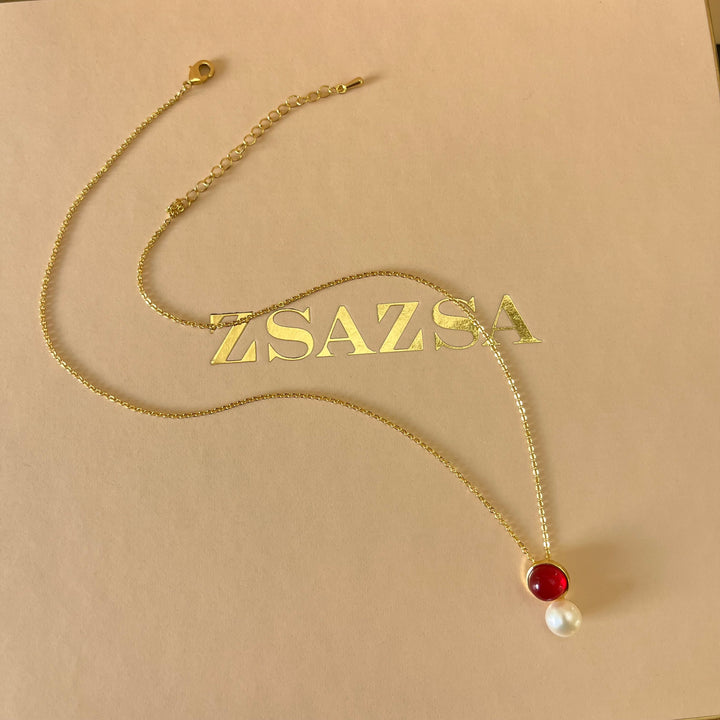 Red resin & pearl set