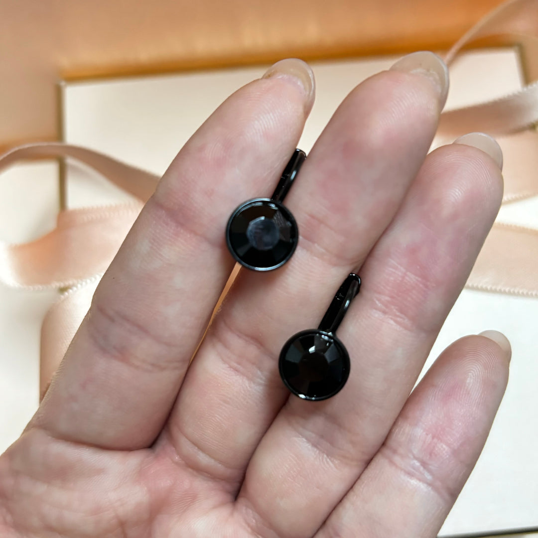 Basic all black hooks