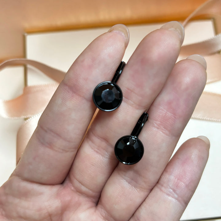 Basic all black hooks