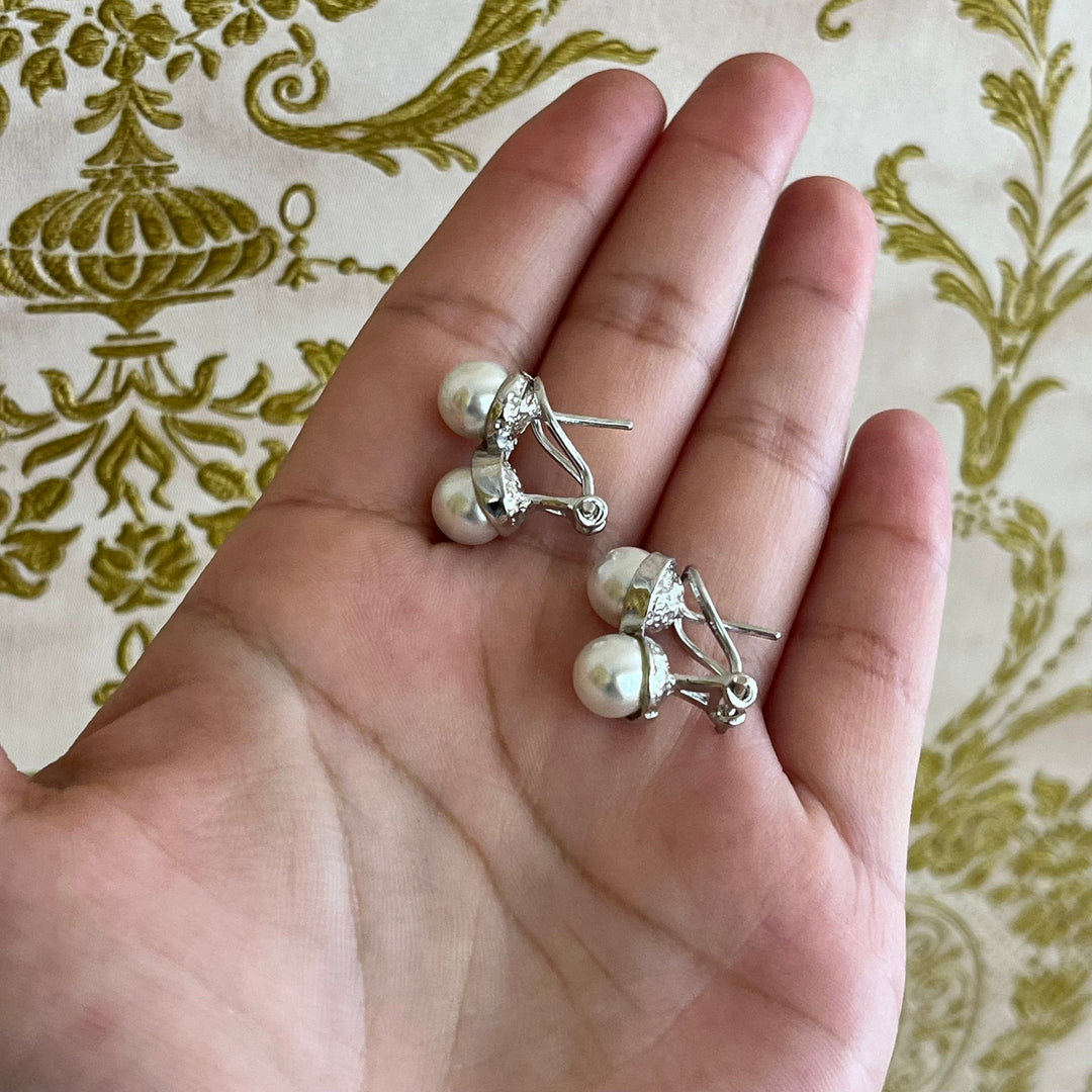 White pearls earrings