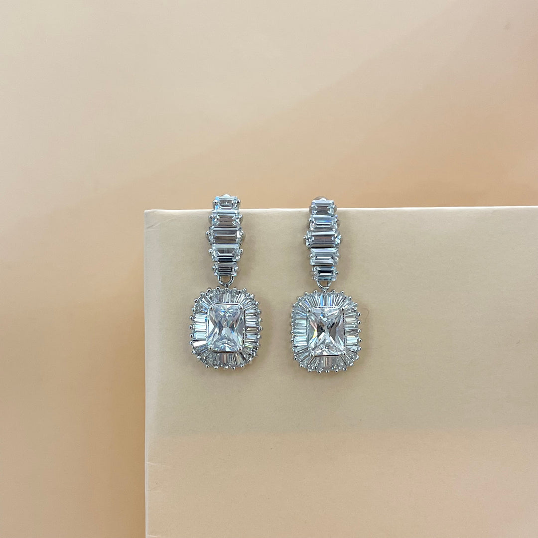 Silver zircone square earrings