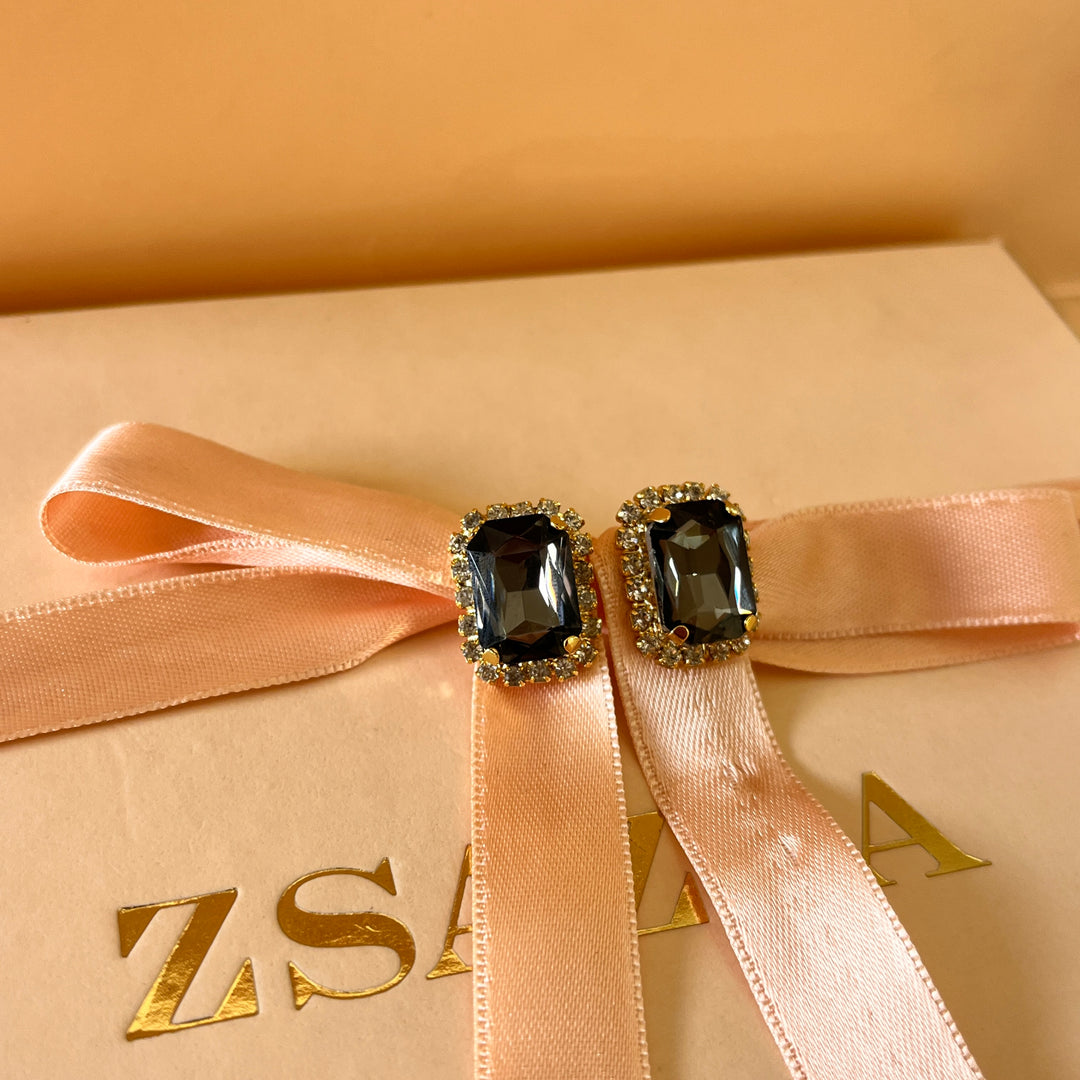 Grey rectangular Preciosa crystals set