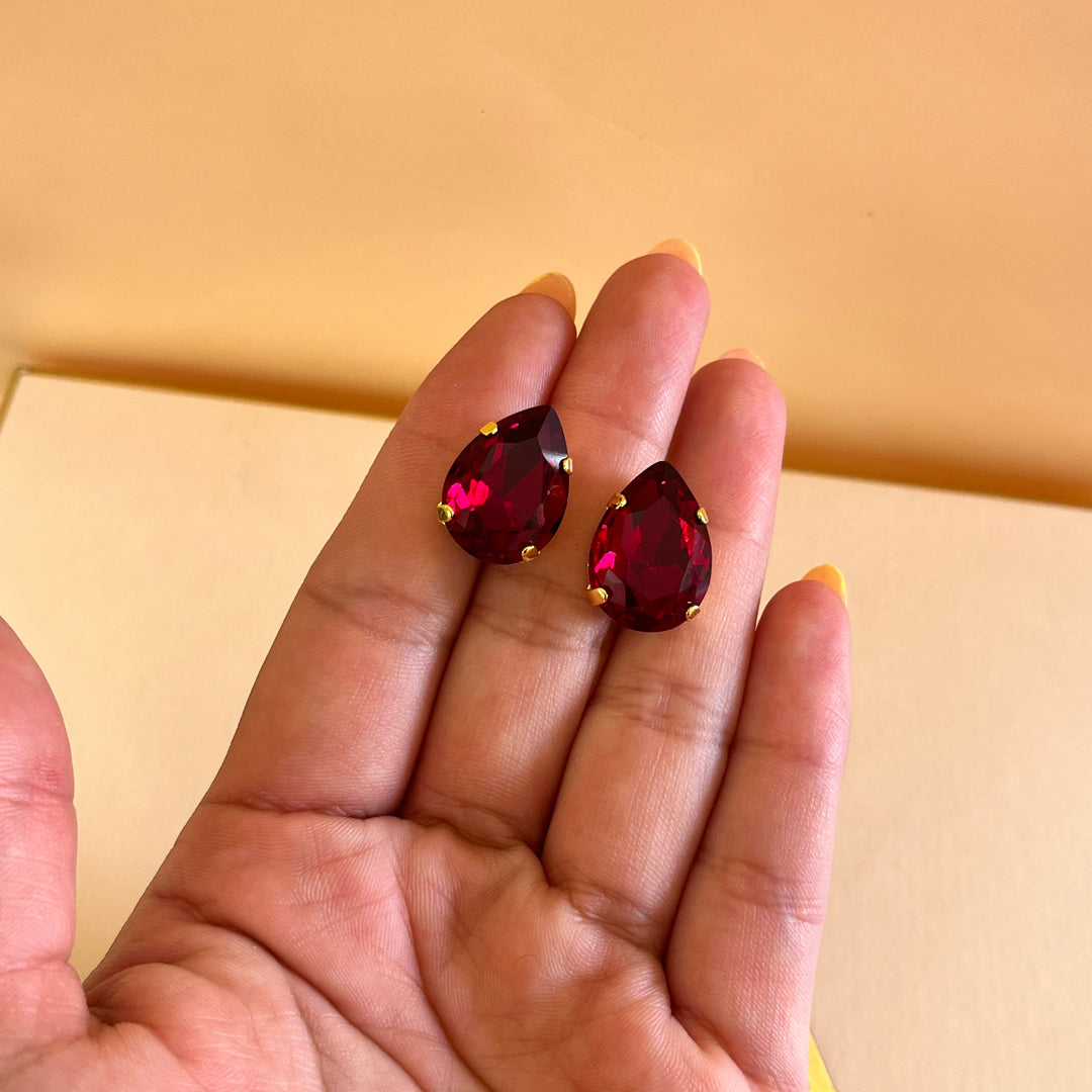 Dark red teardrop Preciosa crystals set