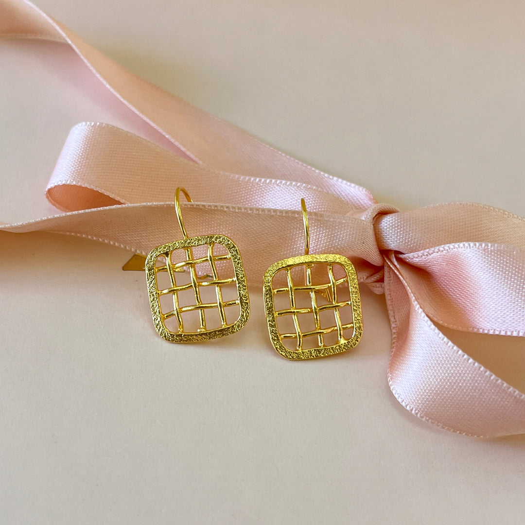 Grid gold handmade set