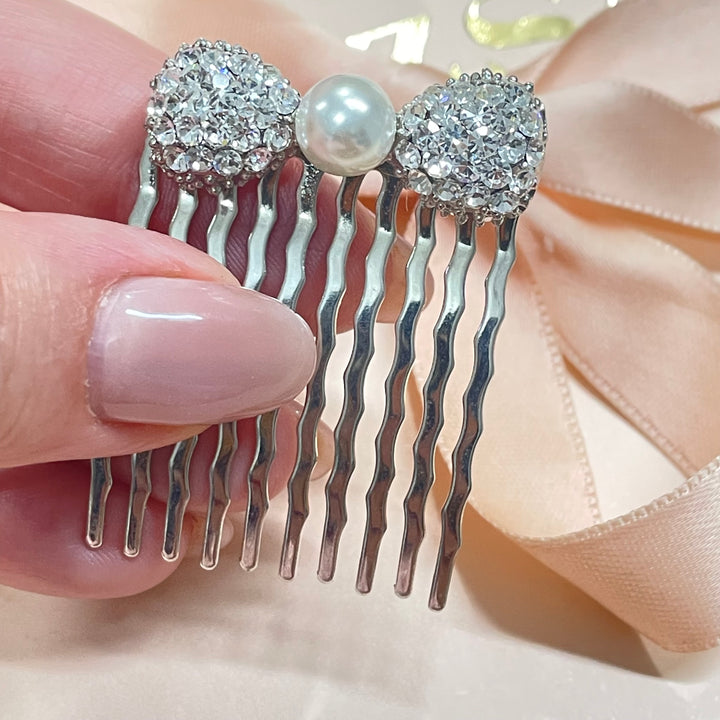 Bow/pearl small hair comb