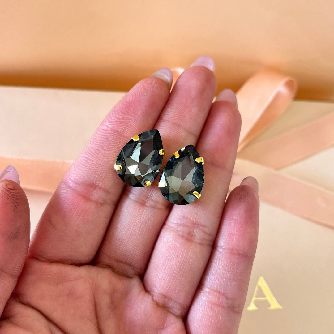 Grey teardrop Preciosa crystals set