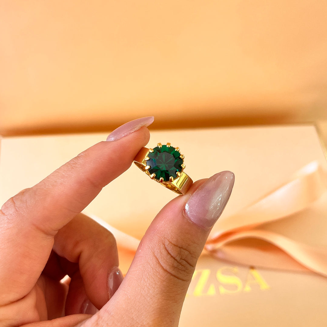 Dark green preciosa crystals set